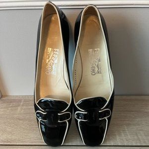 Black Patent Leather Low Heel Pump Shoe Salvatore Ferragamo